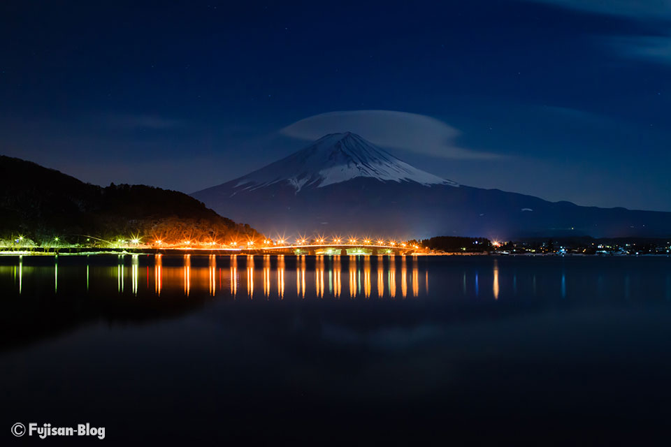 【富士山写真】 深夜に現れた笠雲